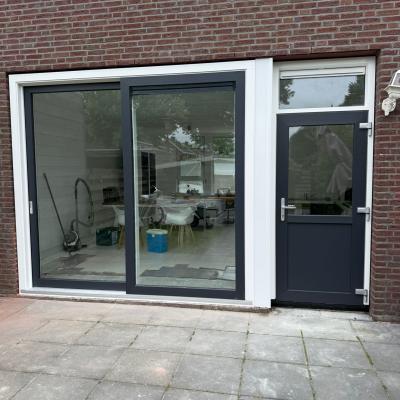 Kunststof schuipui en achterdeur geplaatst in Heerenveen