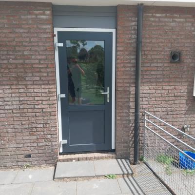Kunststof Achterdeur in Boazum geplaatst