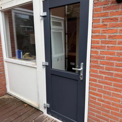 Kunststof Achterdeur geplaatst in Kollum