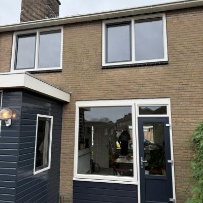 Kunststof achterdeur en kozijnen geplaatst in Gorredijk