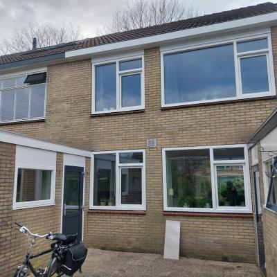 Kunststof kozijnen en achterdeur geplaatst in Hurdegaryp