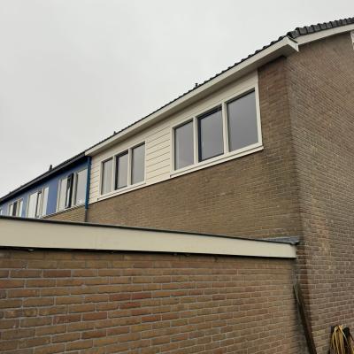 Kunststof kozijnen en gevelbekleding geplaatst in Harlingen