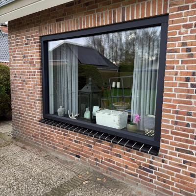 Kunststof kozijnen geplaatst in een woning in Kollumerzwaag