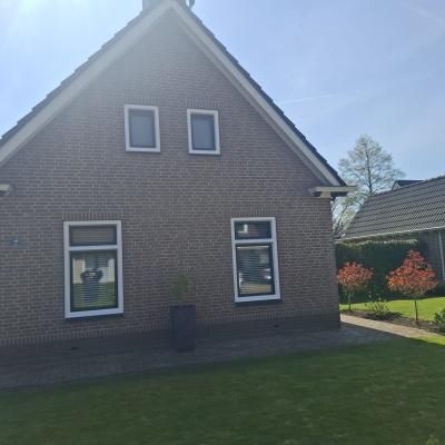 Kunststof kozijnen geplaatst in een woning in Drachtstercompagnie