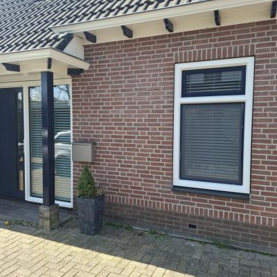 Kunststof kozijnen geplaatst in een woning in Drachtstercompagnie