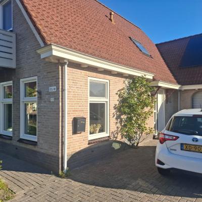 Kunststof kozijnen, deuren, schuifpuien en horren geplaatst in Moddergat